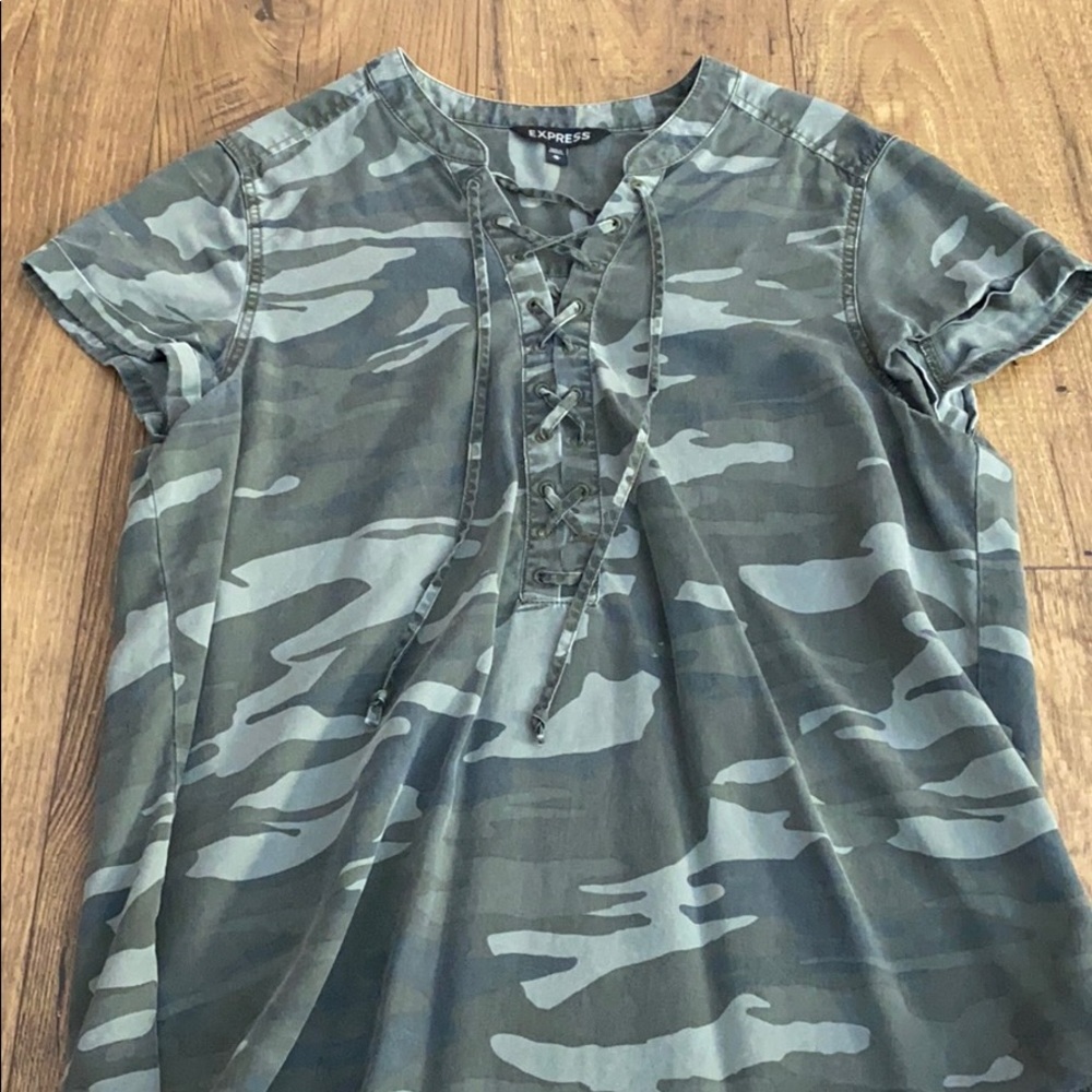 Express Camo Top